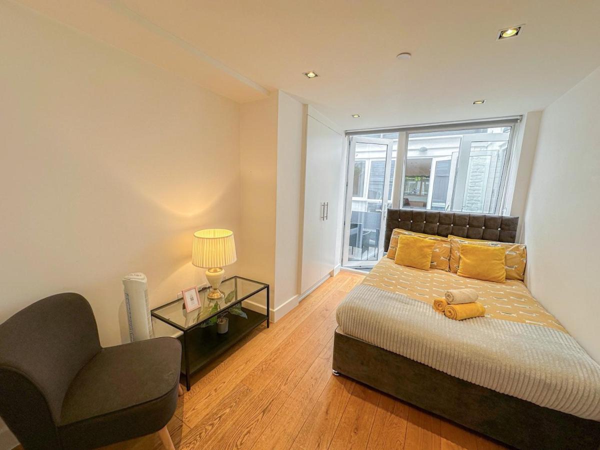 Spacious 3-bedroom Flat In Holloway With Unique Patio With Free Wi-fi Apartment
