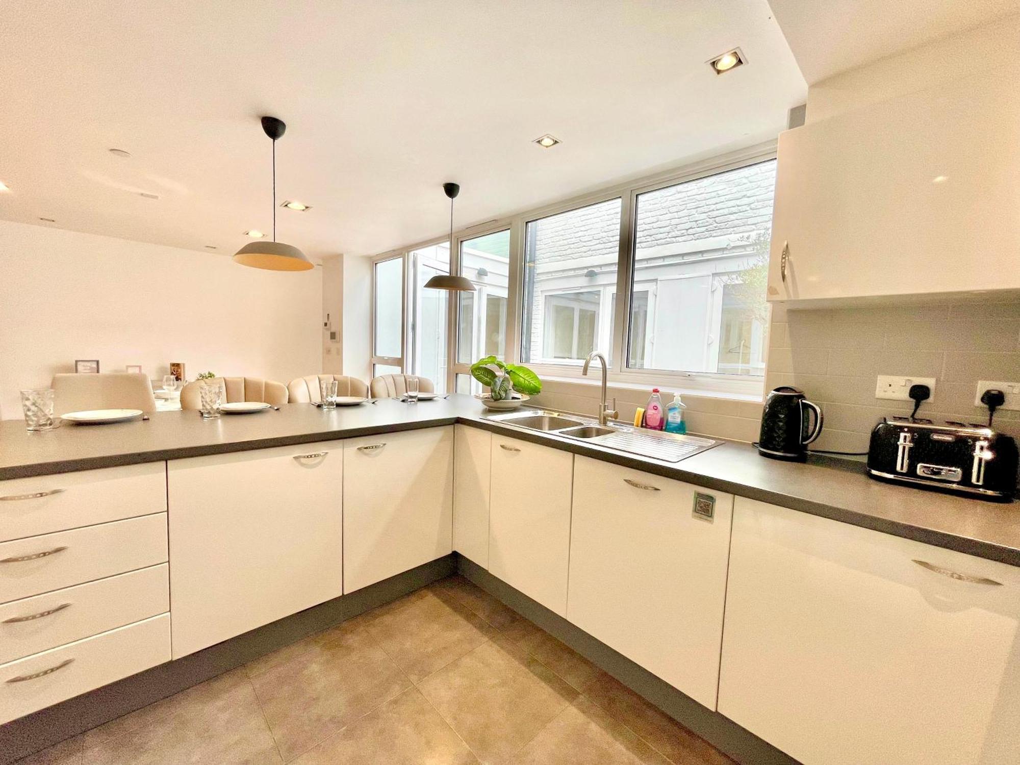 Apartment Spacious 3-bedroom Flat In Holloway With Unique Patio With Free Wi-fi