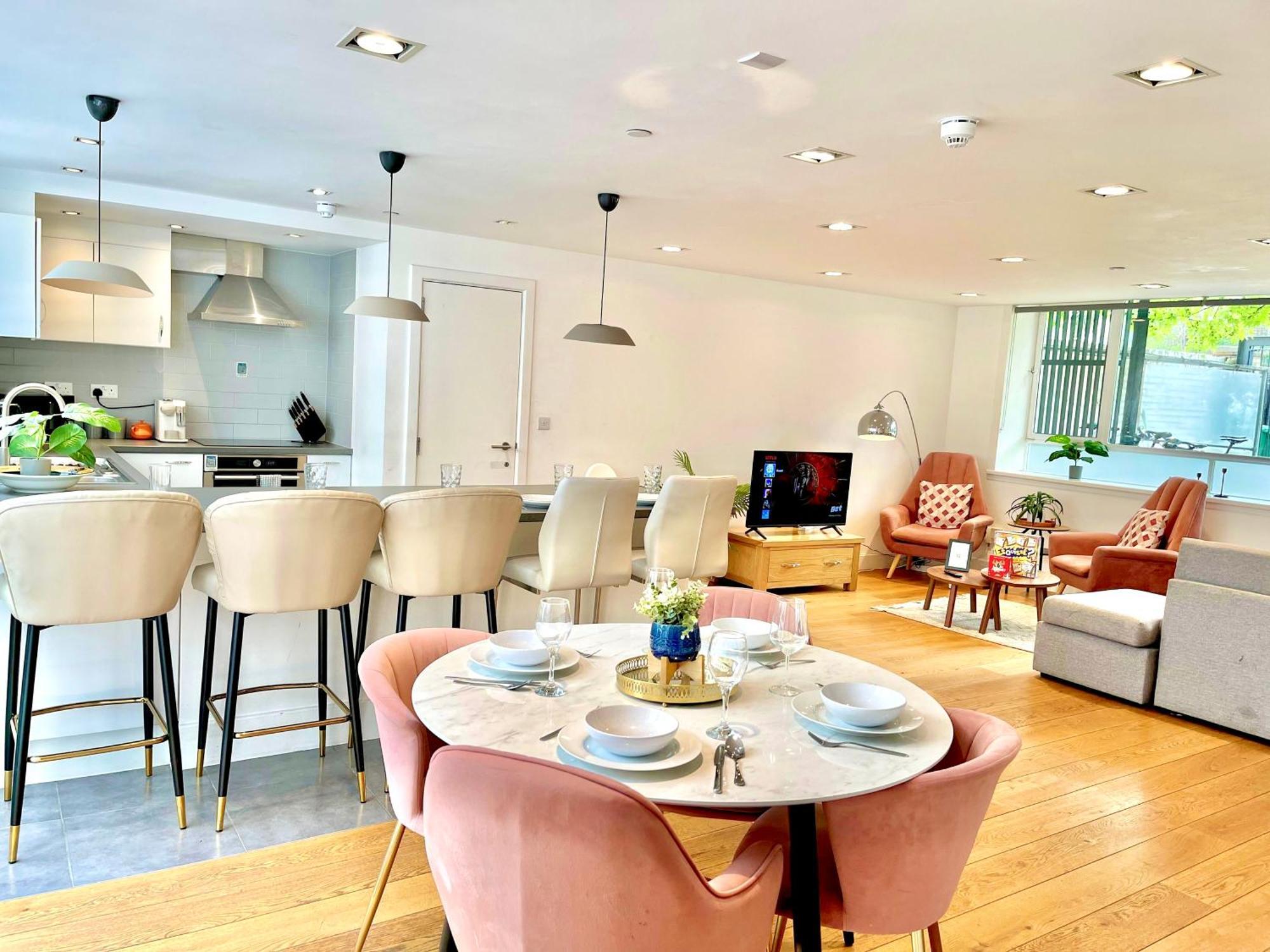 Spacious 3-bedroom Flat In Holloway With Unique Patio With Free Wi-fi Apartment London